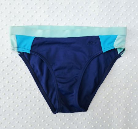Neu! Tolle Badehose Jungen in Grösse 140