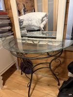 Glas tisch mit Metal Bein