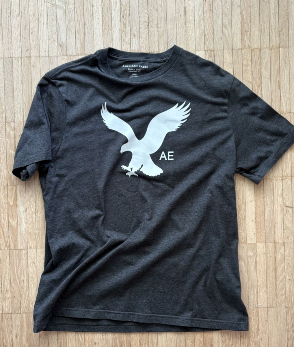 American Eagle T-shirt: American Eagle T-Shirt - black – Usato da Nyon venduto da Iamher