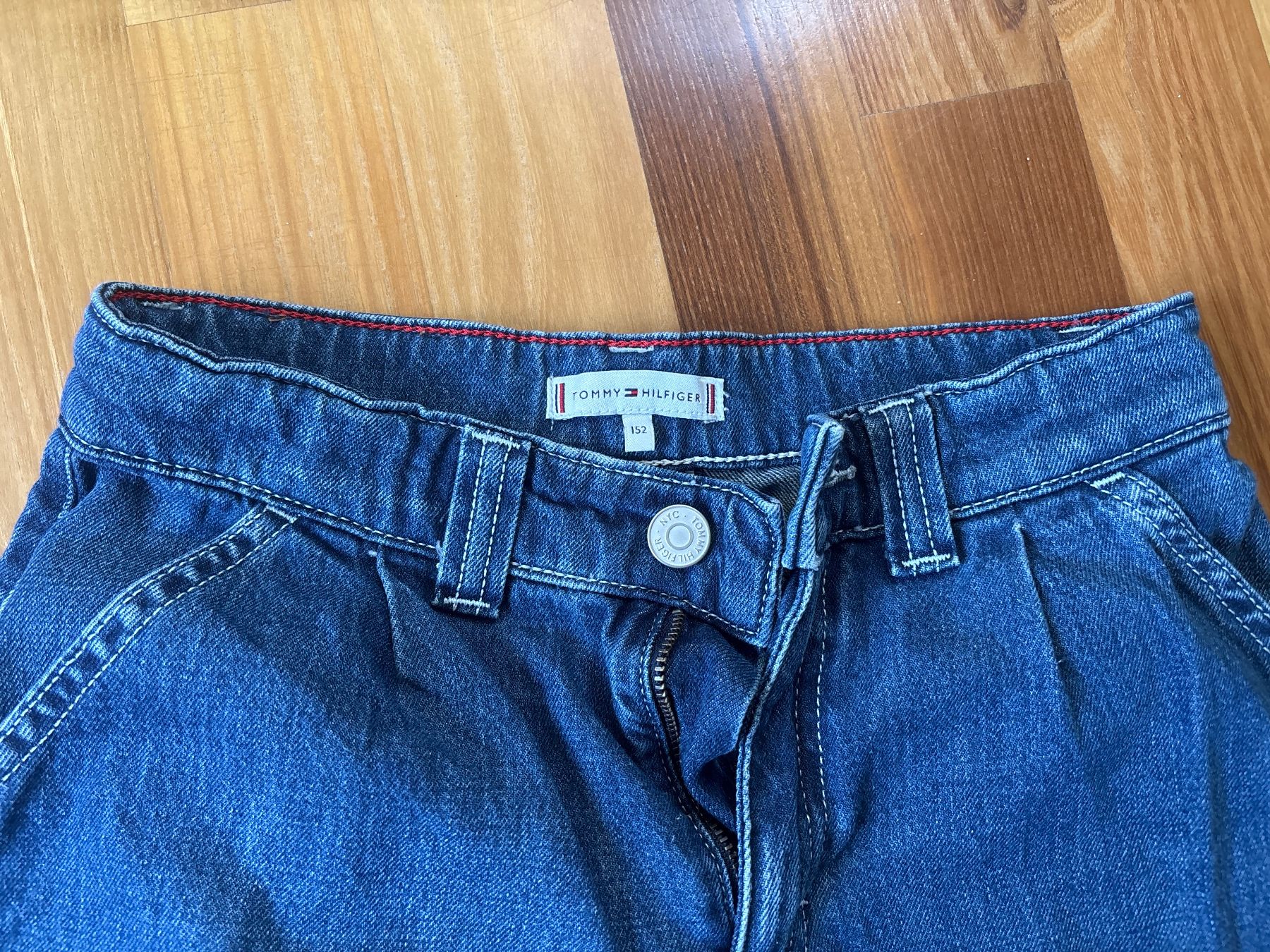 Tommy Hilfiger Pantaloni: Tommy Hilfiger - neuwertig 152cm – Usato da Zürich venduto da Onemorejo 1