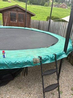 Trampolini: EXIT Trampolin Umfang 13.19m – robust – Usato da Appenzell venduto da marvdo 1