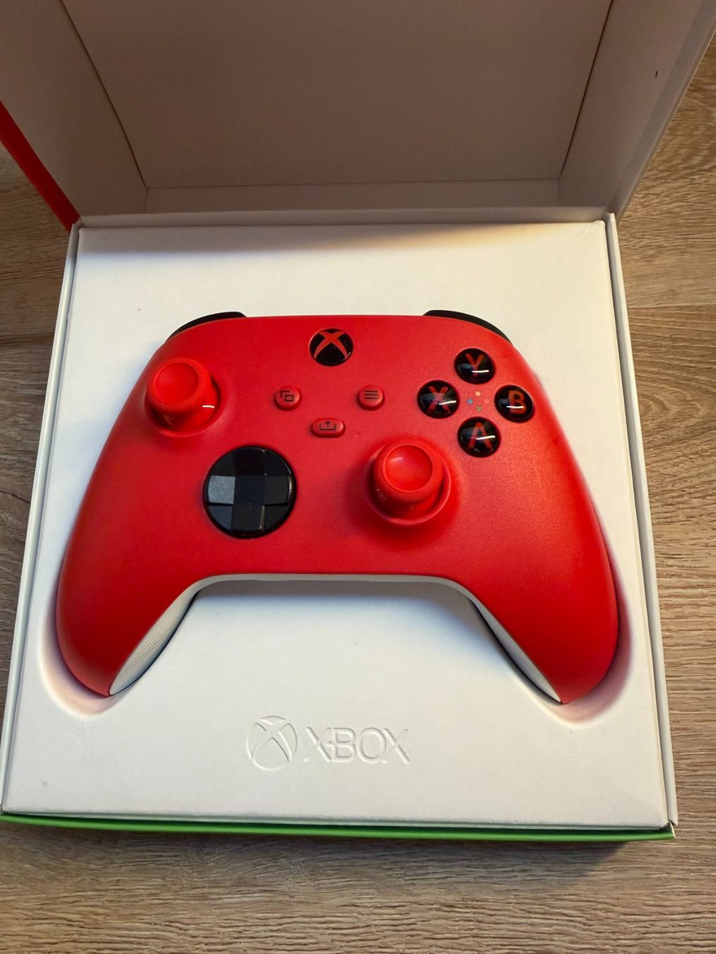 Manettes: XBOX Controller Special Edition – Neuf avec emballage d'origine à Olten par loris.zimmerli 1