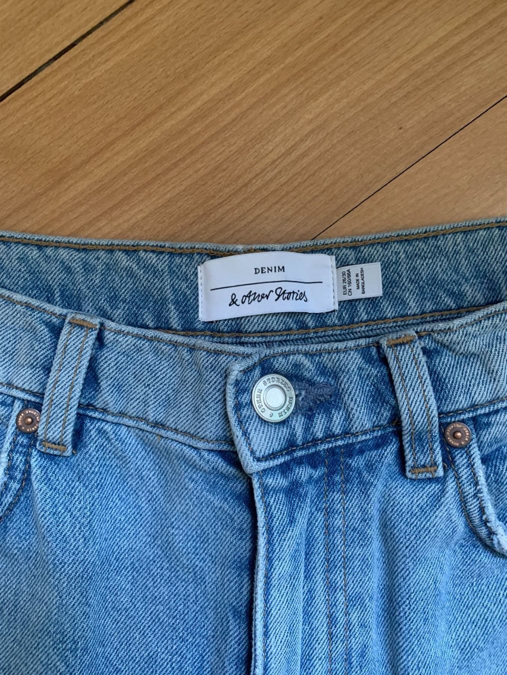 Other Stories Jeans: & OTHER STORIES - Jeans hellblau W26 L30 – Usato da Zürich venduto da Diazaio 2