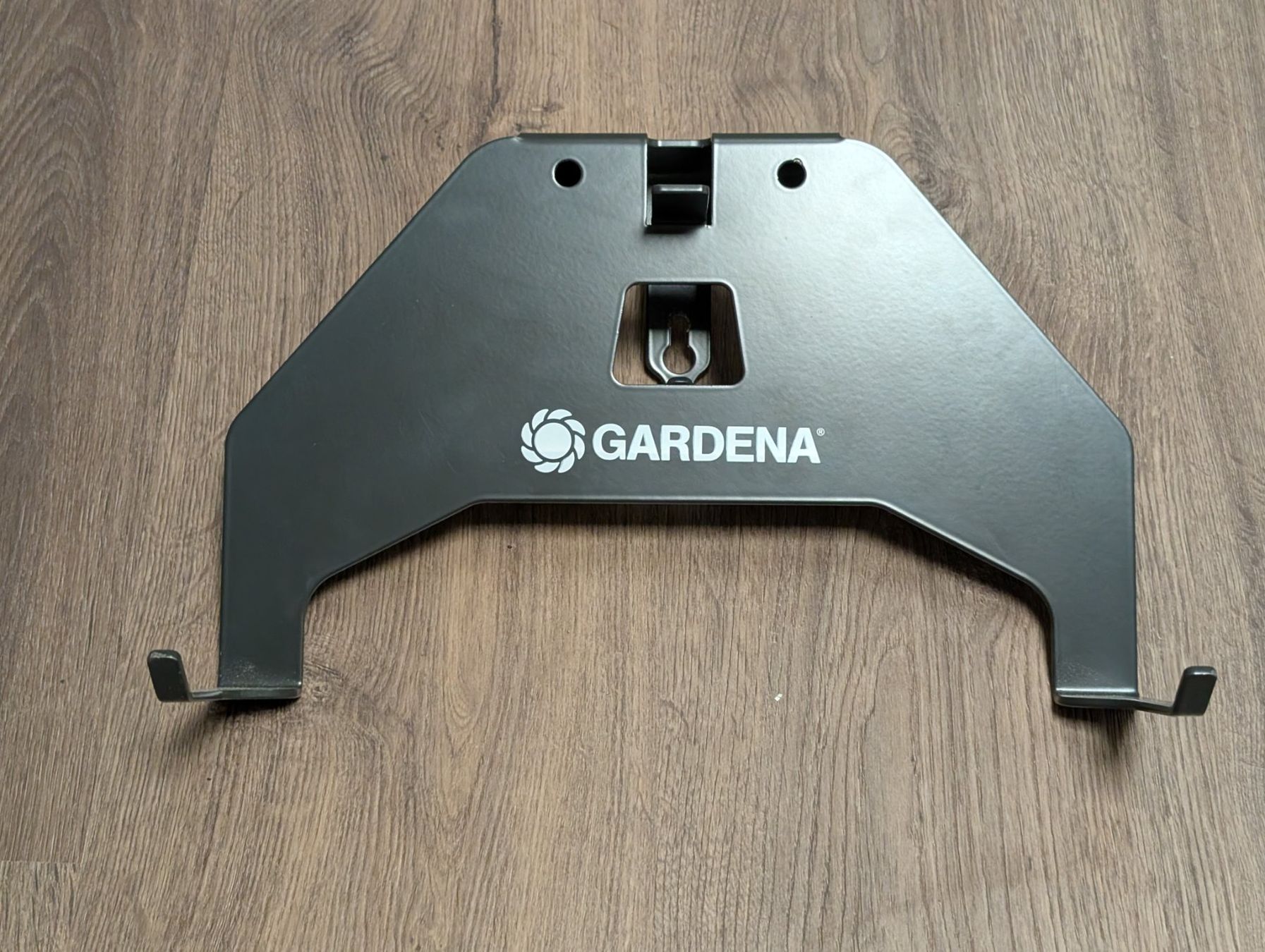 Gardena Supporti a parete: Wandhalterung Gardena Mähroboter – Usato da Rickenbach SO venduto da Uon