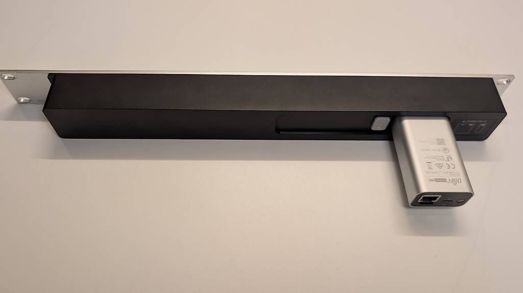Ubiquiti Server: Ubiquiti UniFi Cloud Key Gen2 + Rackmount Kit – Usato da Seuzach venduto da mar_kwk8 2