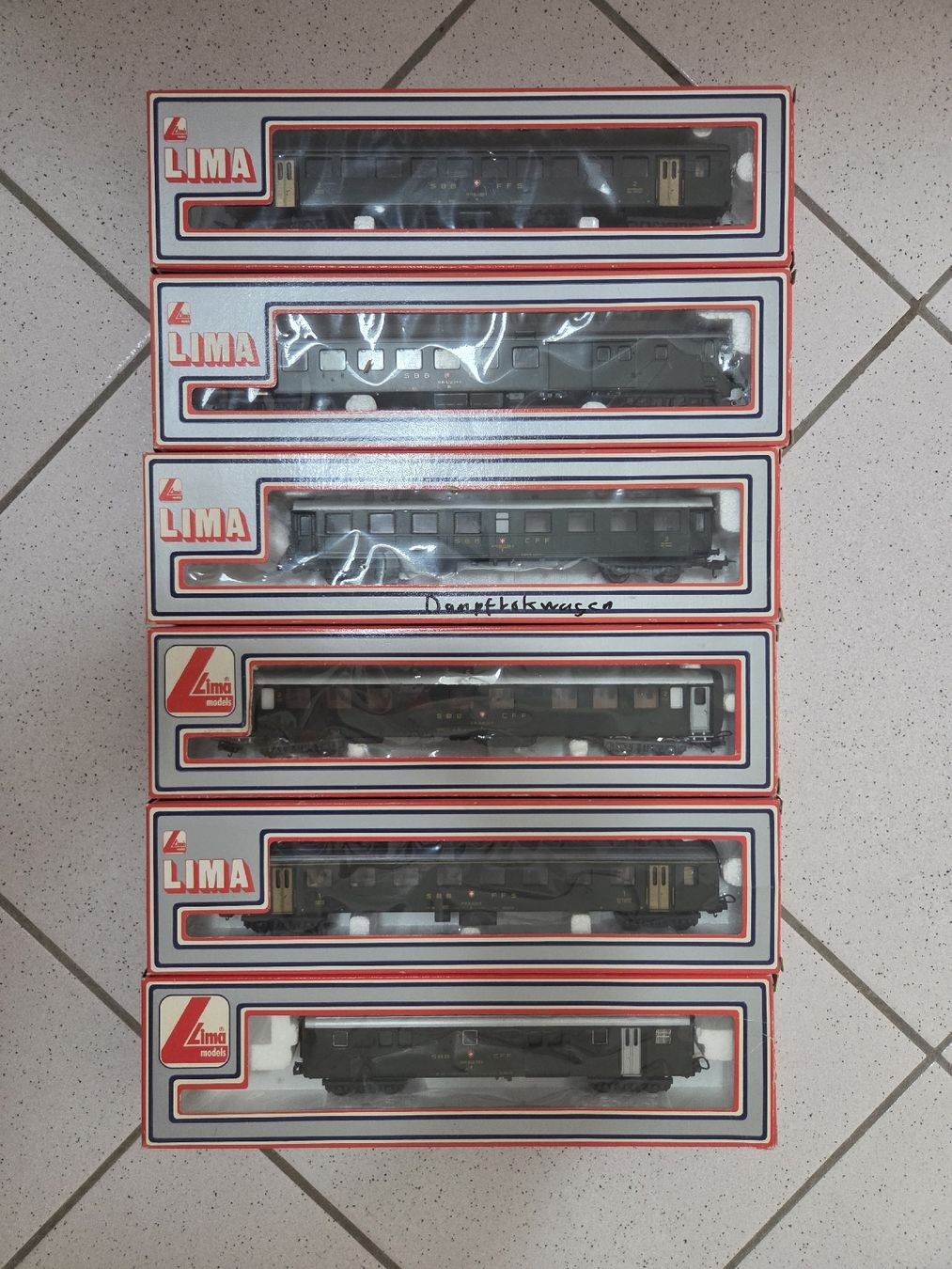 Lima Modellini di ferrovie: 6x LIMA Eisenbahnwagen Konvolut. – Usato da Oberdorf BL venduto da tool21