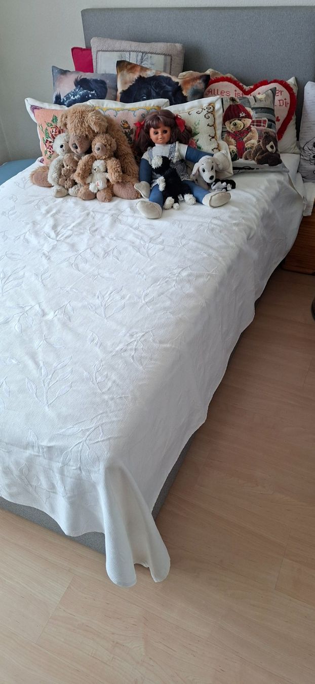 Betten: Bett – Neu (gemäss Beschreibung) aus Männedorf von Mis_nl7l 1