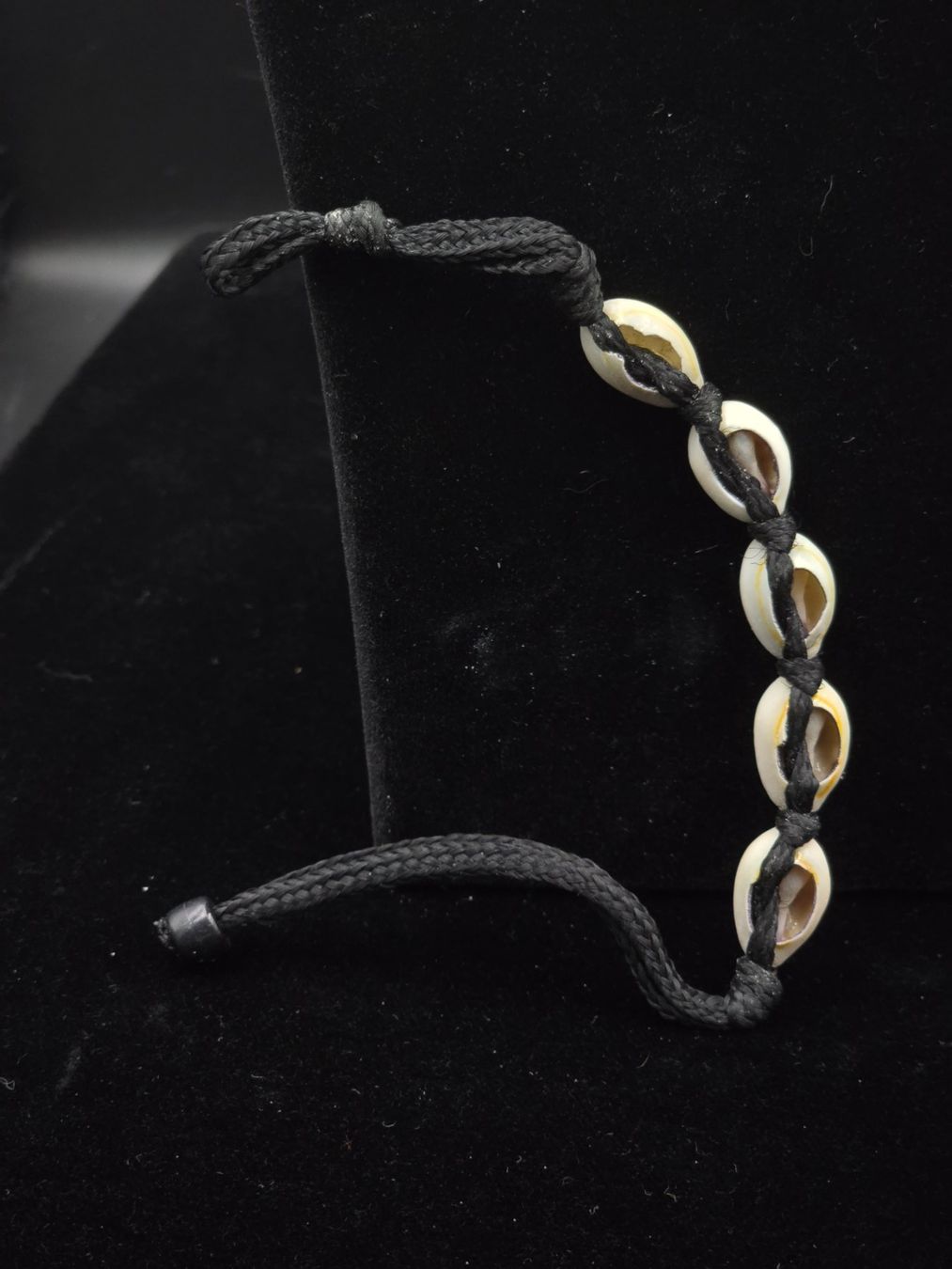 Armbänder & -reifen: Armband mit Muscheln – Gebraucht aus Rorschacherberg von snOOpydOg11 1