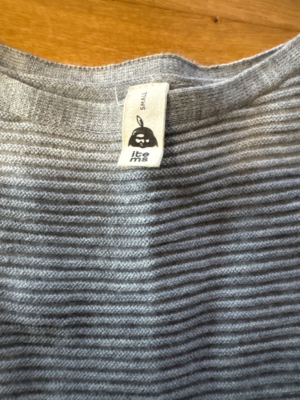 Pulls & Sweat-shirts: Grauer Pullover, KITCHENER! Super Qualität – D'occasion à Belp par naqua5 1
