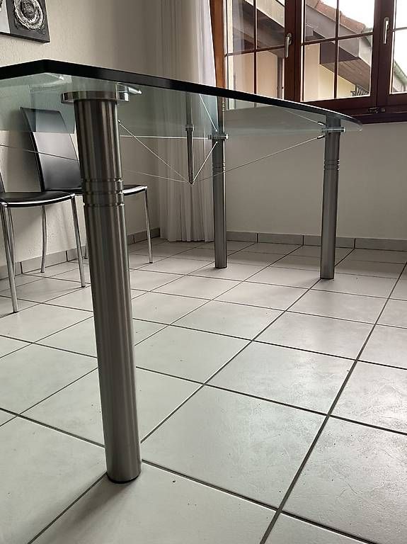 Tische: Esszimmertisch aus Glas – Gebraucht aus Solothurn von huesi78 1