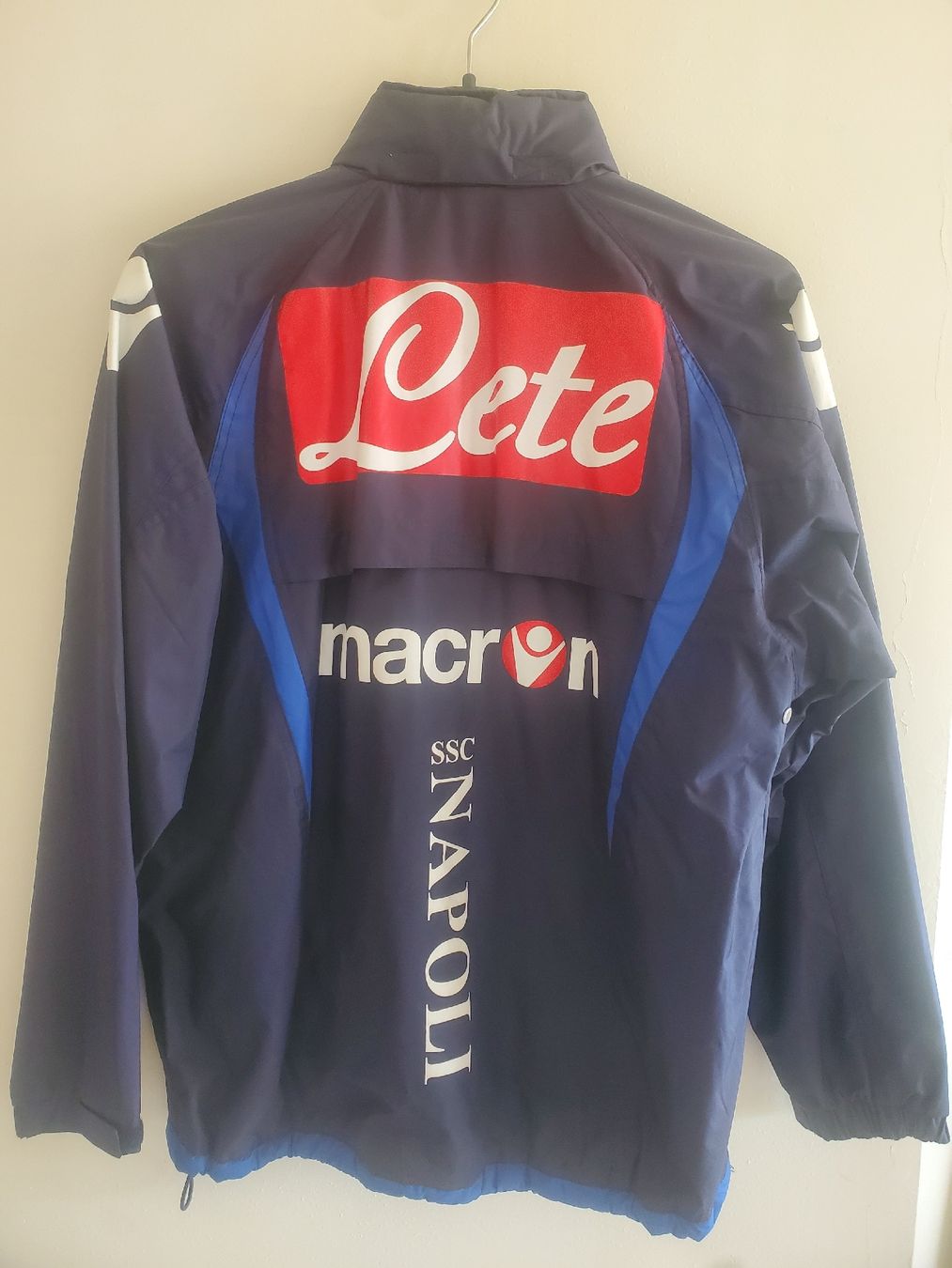 Giacche: Veste Napoli – Nuovo (secondo la descrizione) da Meyrin venduto da fia_ym6t 1