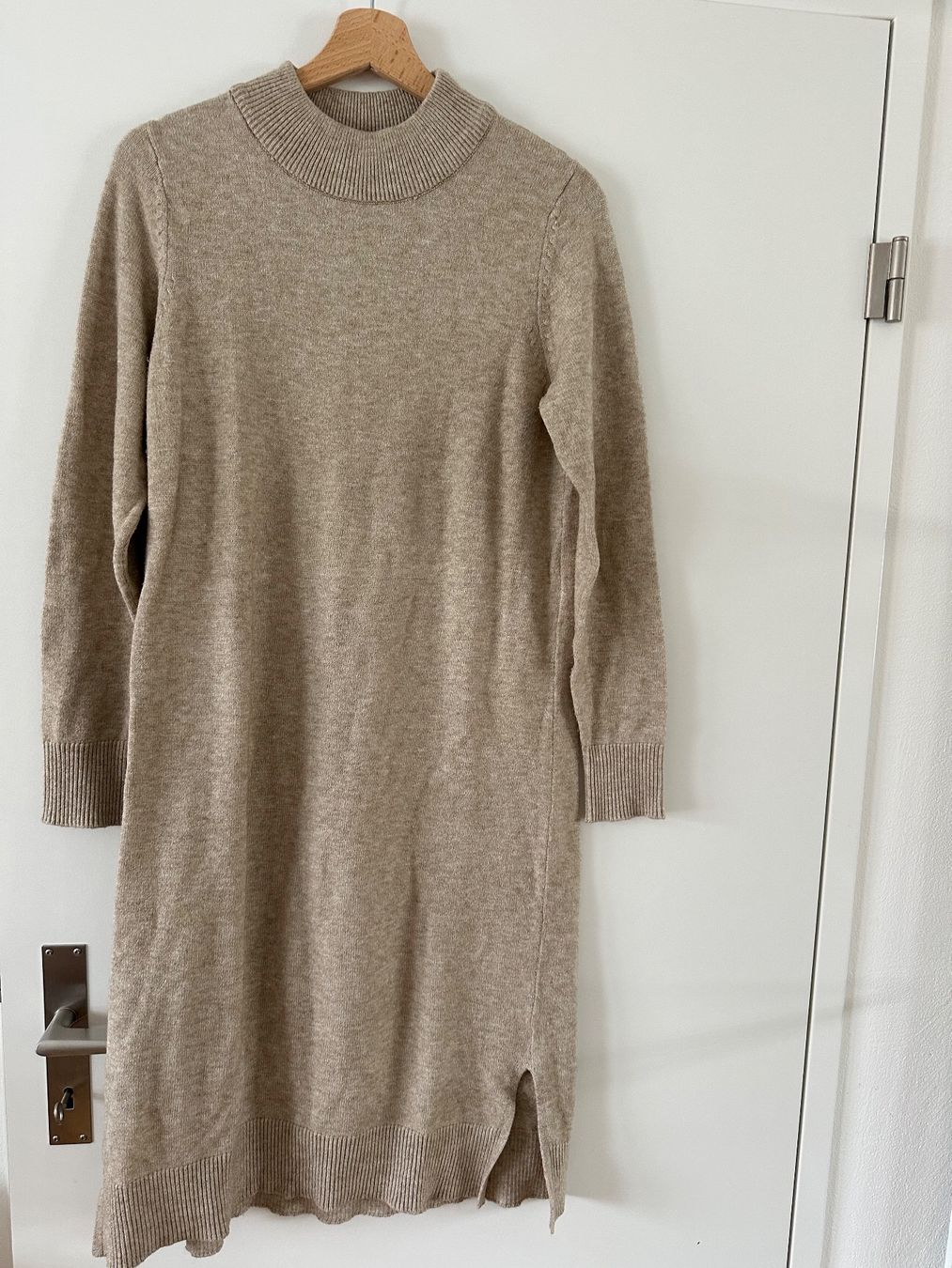 Lotti di vestiti: Kleiderpaket Strickkleider/-pullover, 4-teilig, Gr. M – Usato da Horgen venduto da hubbabubba_101 3