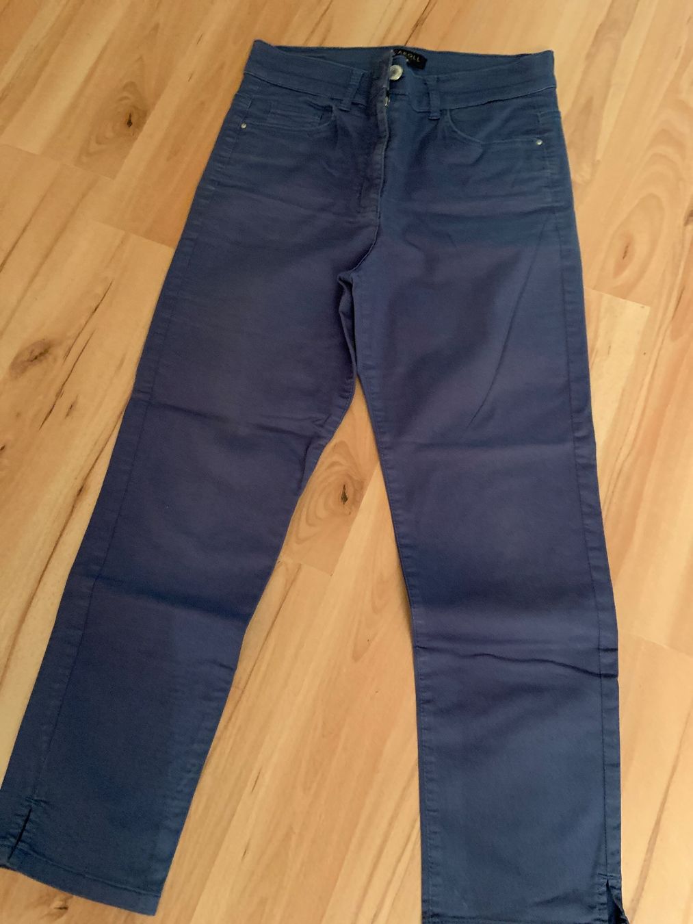 Caroll Pantaloni: Pantalon Caroll – Usato da Ecublens VD venduto da timily 1
