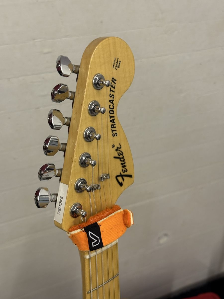 Fender Strumenti musicali: Fender Stratocaster 70s Japan – Usato da St. Gallen venduto da jennaboy 4