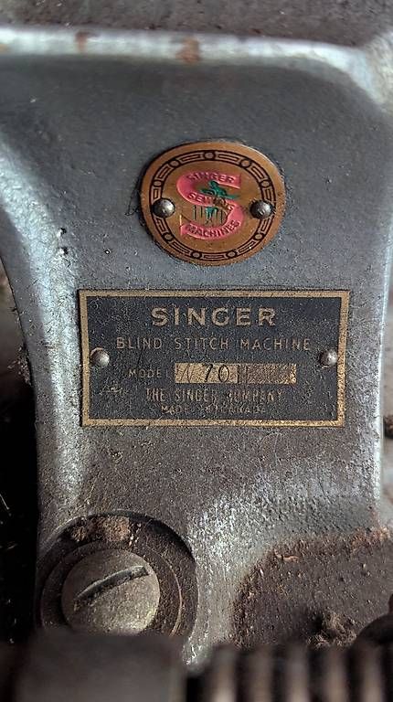 Macchine da cucire: Ancienne machine à coudre Singer pour point invisible  – Usato da Provence venduto da tokoclo 1