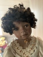 Wunderschöne Sammlerpuppe mit Locken