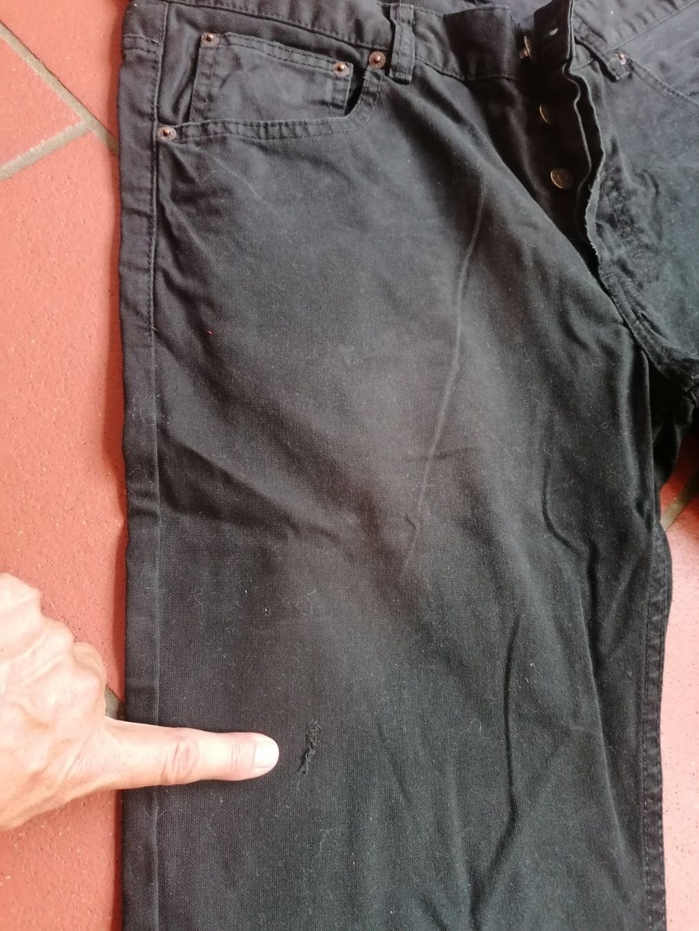 H&M Jeans: Jeans Mann schwarz h&m 33/34 – Usato da Bedigliora venduto da Dolcezza0 5