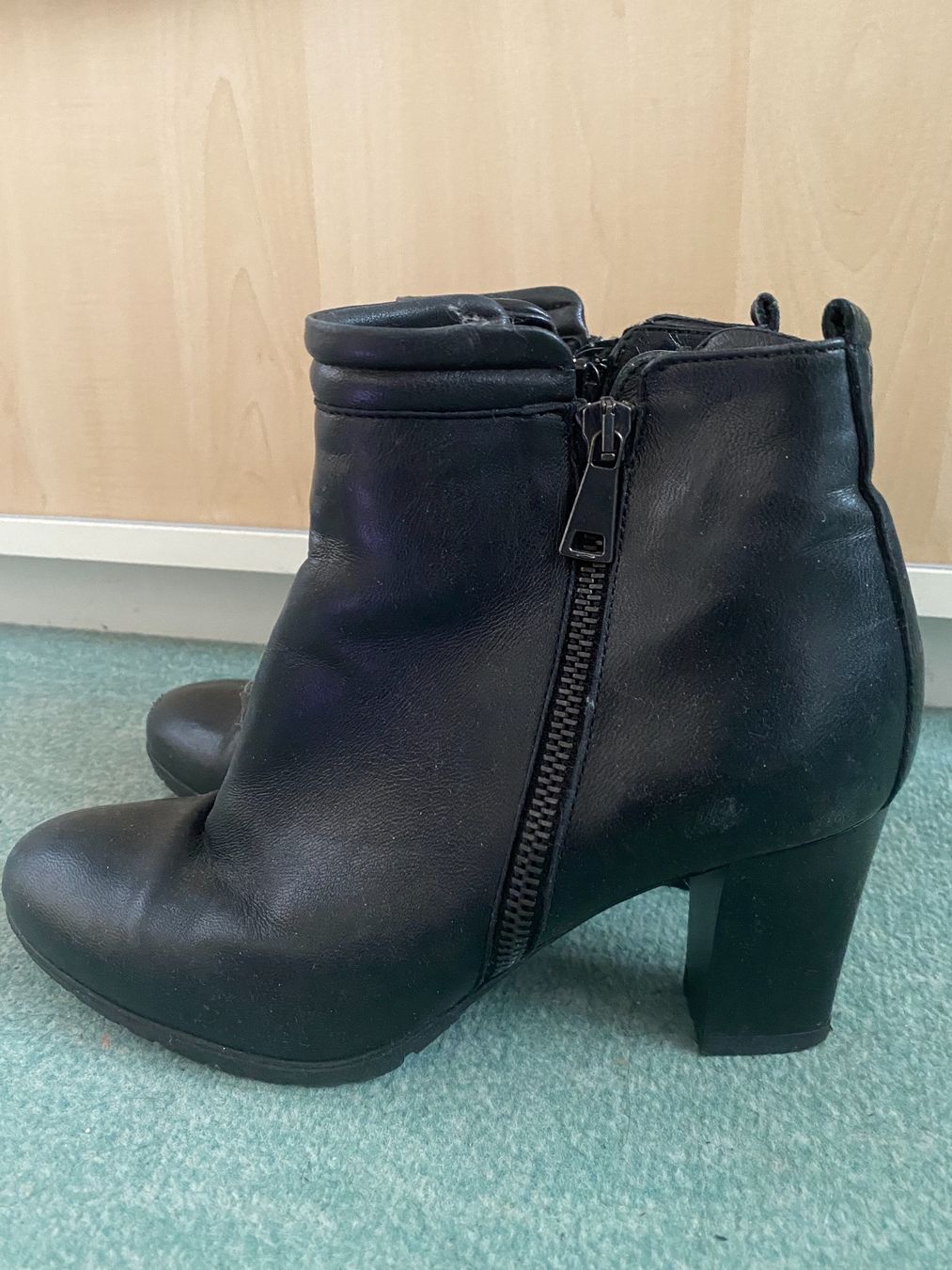 Damenschuhe: Schöne Echtleder Stiefeletten – Gebraucht aus Birmensdorf ZH von alexapat
