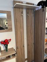 Garderobe mit Spiegel und Schrank