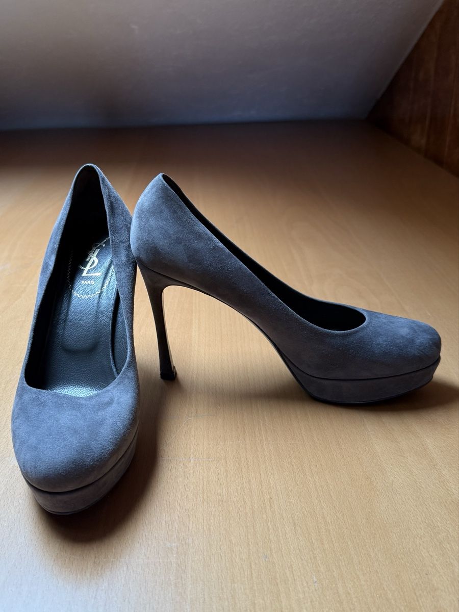 Saint Laurent Scarpe da donna: YSL Grey Suede Platform Pumps EU 40.5  – Nuovo (secondo la descrizione) da Oberweningen venduto da Vita_Lyt 1