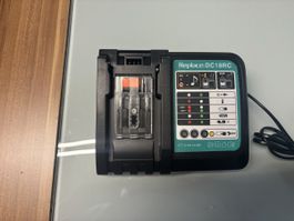 Akkuladegerät für 18 V MakiIta Akkus.