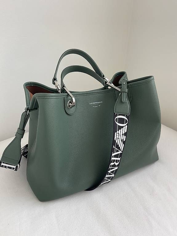Taschen für Damen: Armani Handtasche – Gebraucht aus Suhr von D6lf6n 1