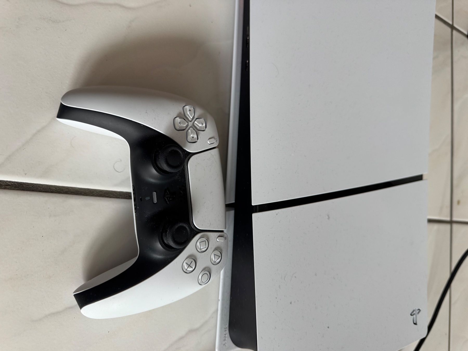 Sony Console: Sony PlayStation5 Slim with controller – Usato da Visp venduto da sam_m2cn 3