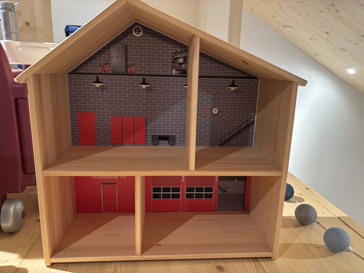 Ikea Case e mobili per bambole: Puppenhaus  – Usato da Gamprin-Bendern venduto da Jennifer-1988
