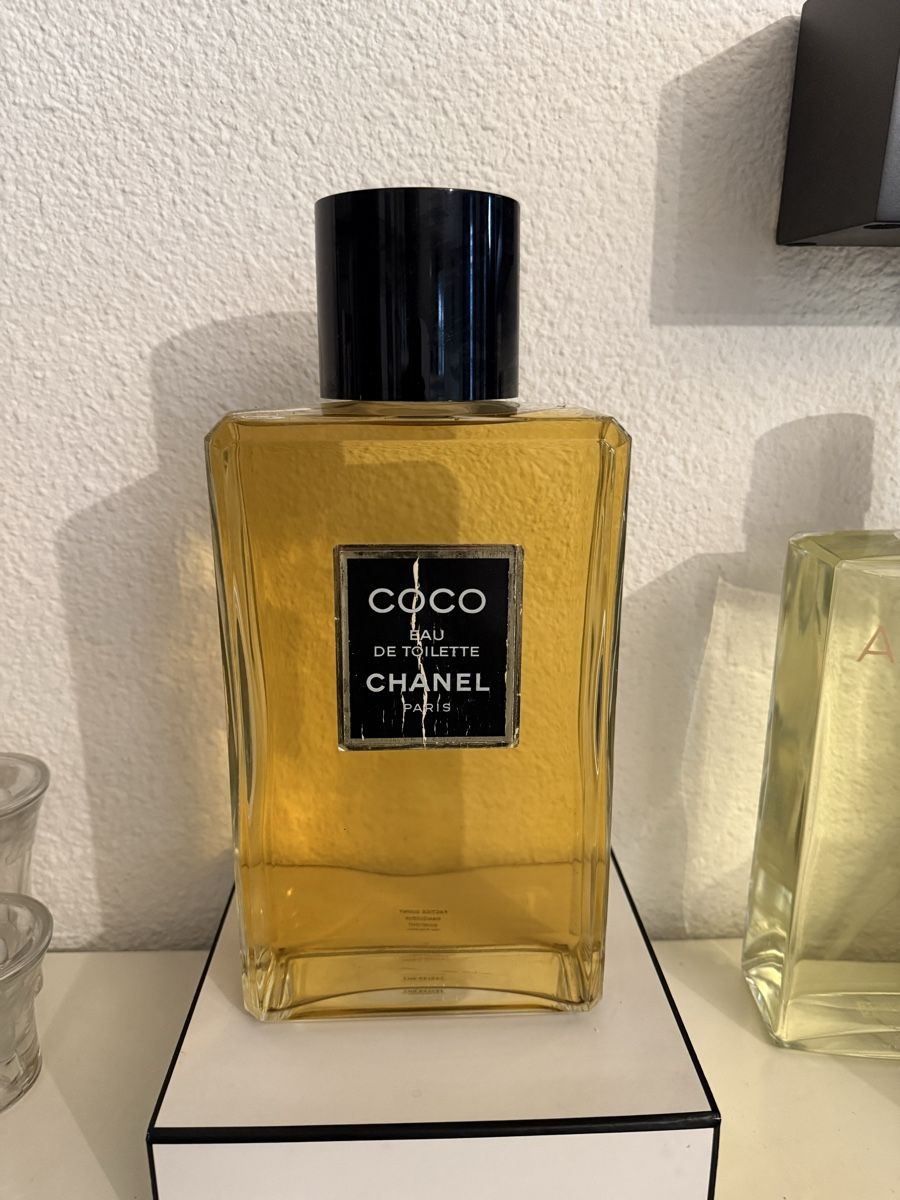 Chanel Flaconi: Chanel flacon géant collection Coco – Usato da Lausanne venduto da Tounitz