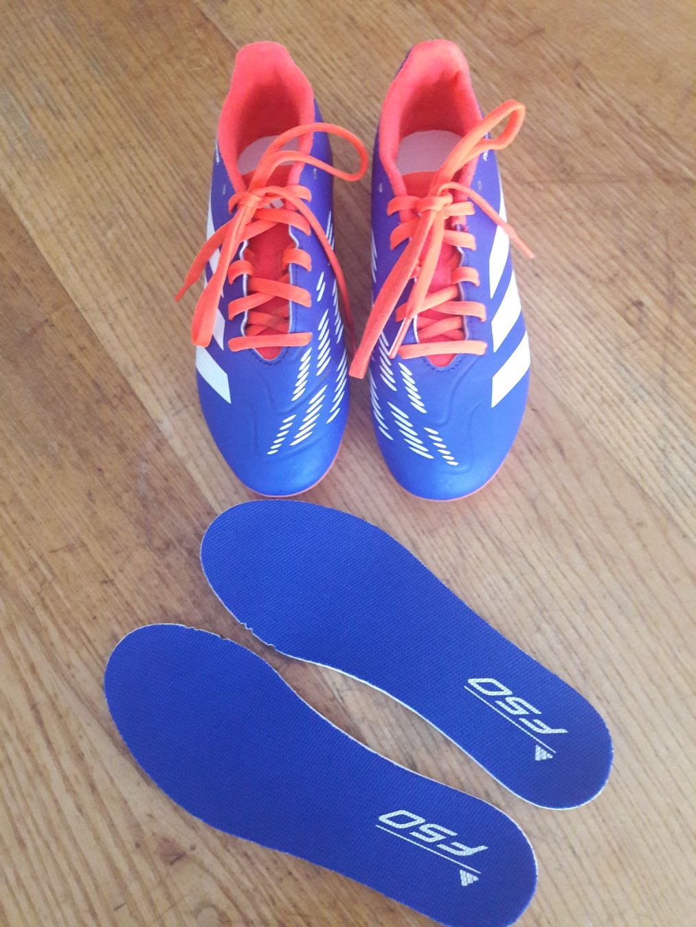 Chaussures garçon: FUSSBALLSCHUHE - 35 - PREDATOR – D'occasion à Luzern par miocarobabbonetoscan 2
