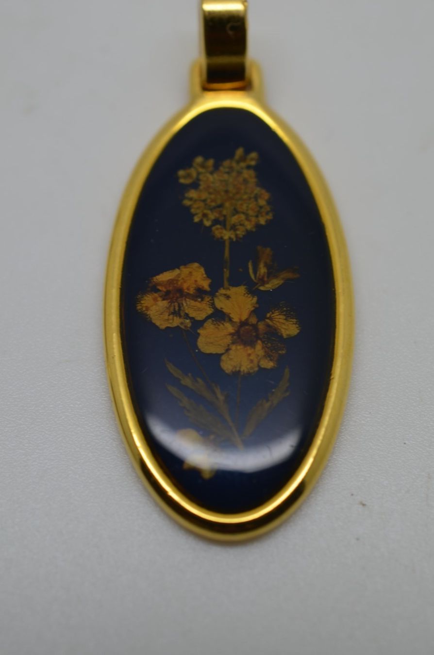 Anhänger: 2 pendentifs en métal avec fleurs séchées – Gebraucht aus La Croix (Lutry) von OMEGA07 2