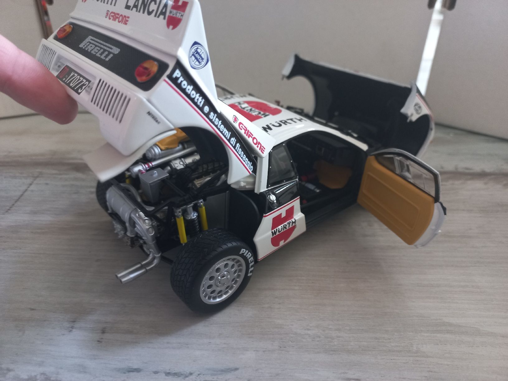 Kyosho Modellini d'auto: Lancia 037 1/18 Kyosho – Usato da Attalens venduto da remy_s00 5