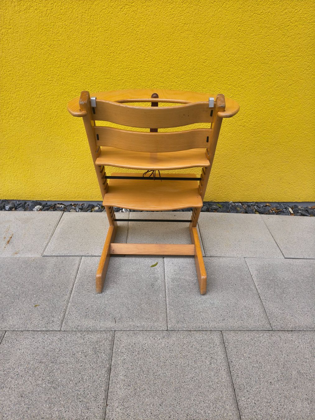Stokke Hochstühle: Tripp Trapp mit halbrundem Holztisch – Gebraucht aus Rothrist von giw_l58l 1