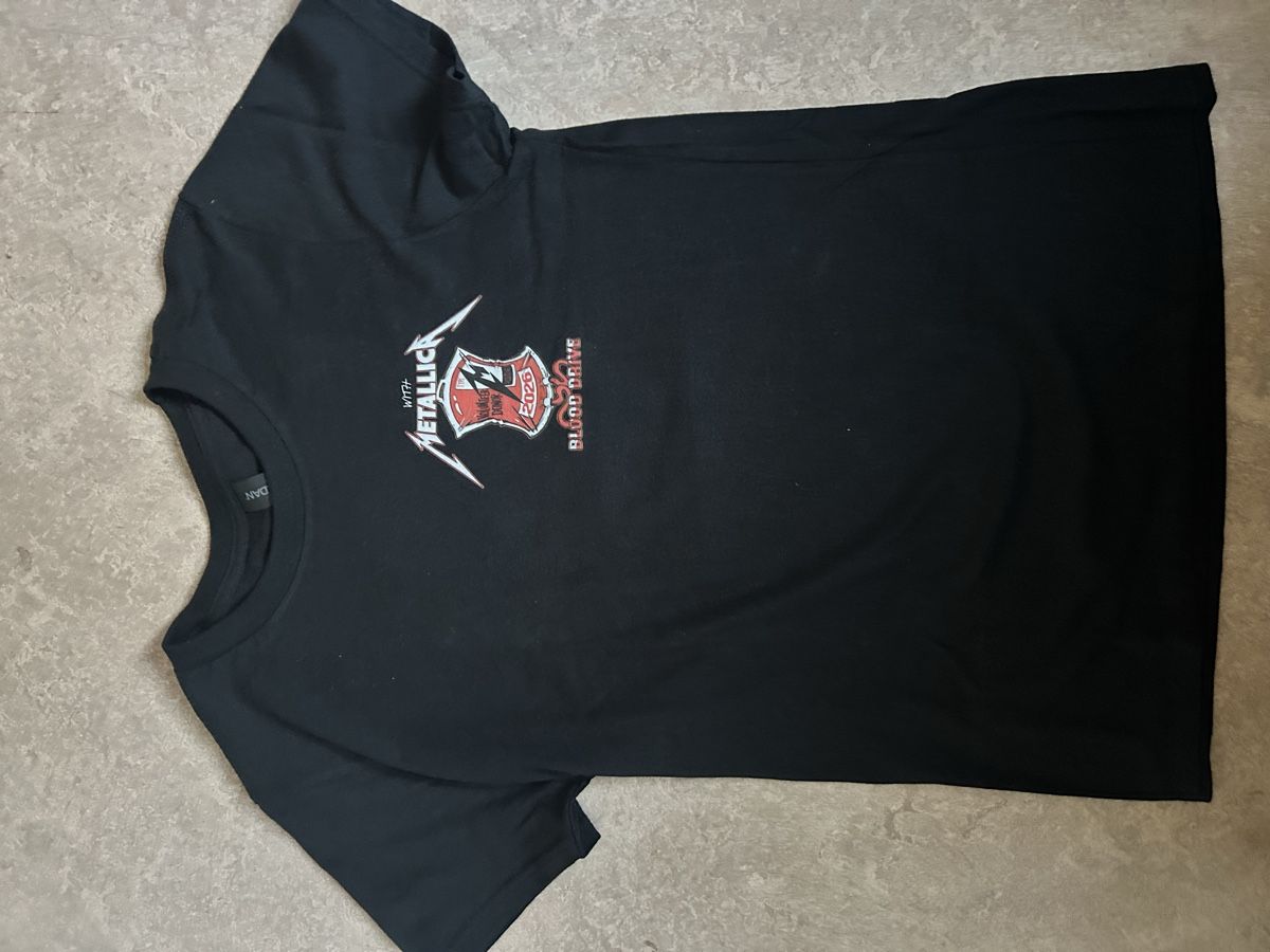 T-shirt: Metallica Shirt – Nuovo (secondo la descrizione) da Zürich venduto da car_ks2t