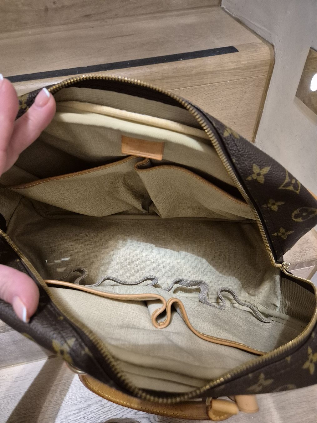 Louis Vuitton Borse: Louis vuitton Deuville – Nuovo (secondo la descrizione) da Genève venduto da ana_z8yn 1