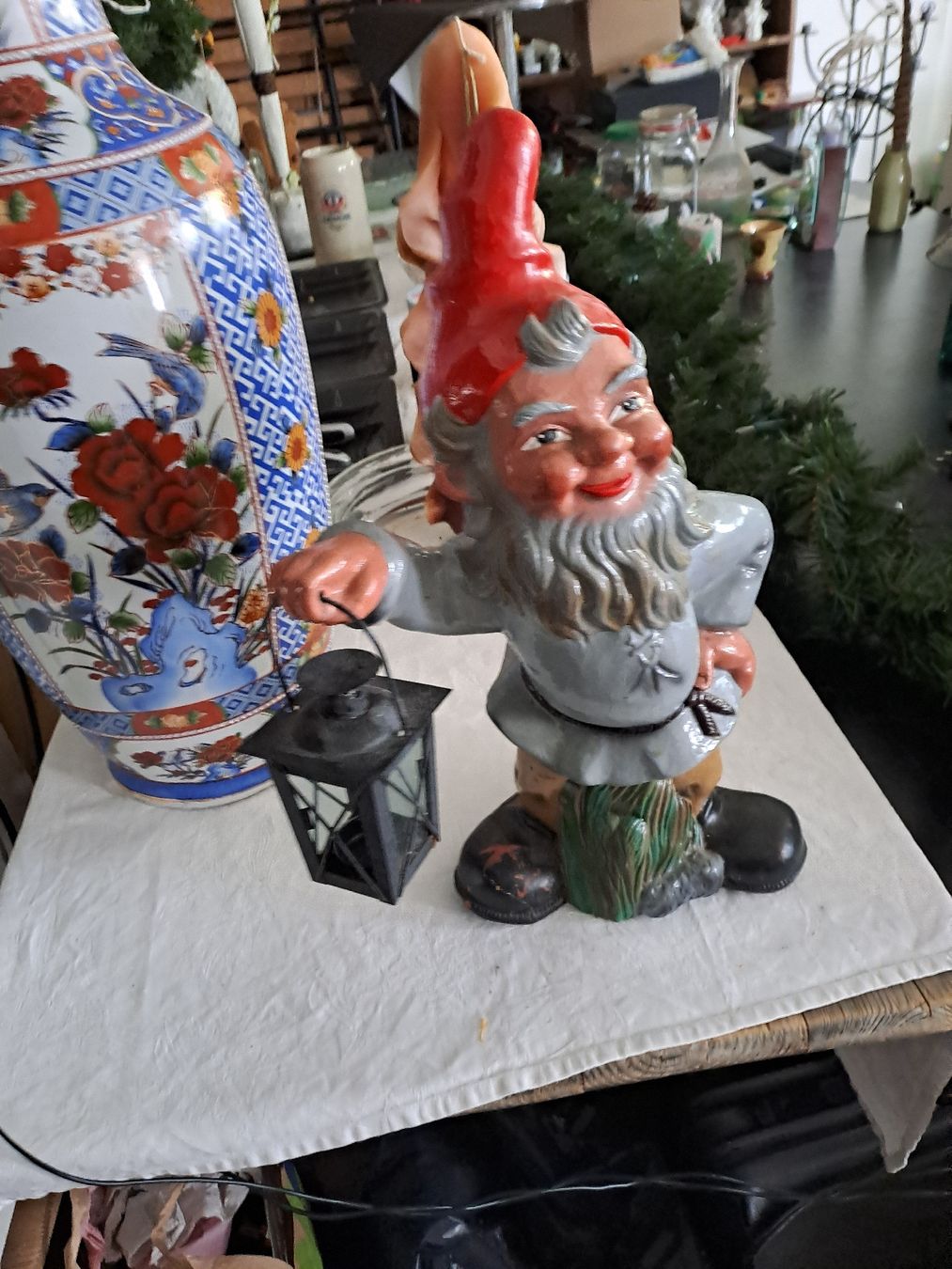Statuette: Gartenzwerg mit Laterne, leicht gebraucht – Usato da Zürich venduto da Schoebi19 5