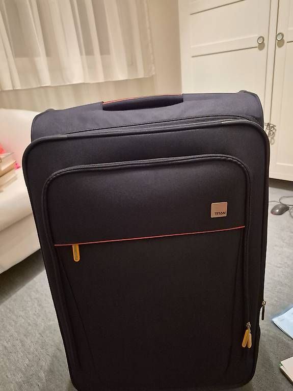 Reisekoffer: Reisekoffer dunkelblau Marke Titan – Gebraucht aus Wil SG von sus_959d