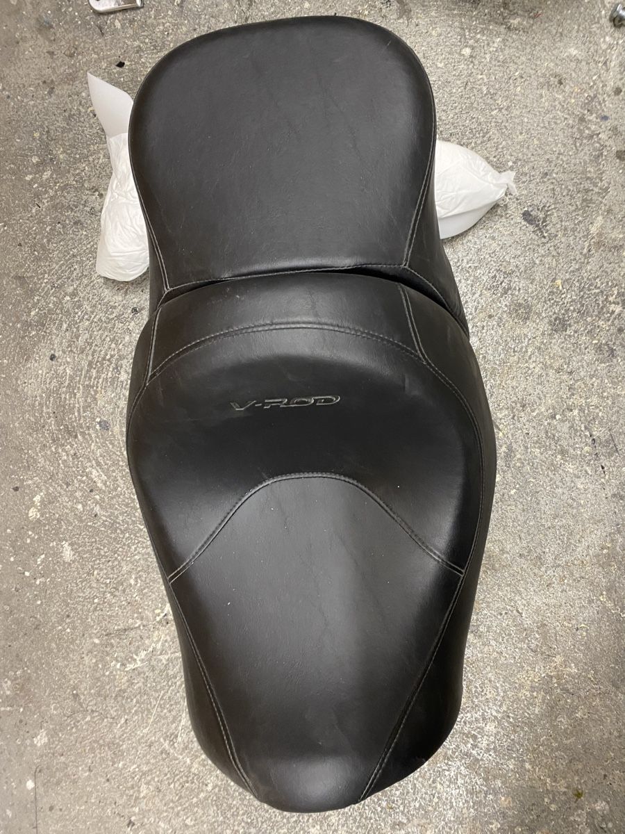 Harley-Davidson Toutes les pièces détachées moto: Sitz Harley Davidson Vrod  – D'occasion à Kaltbrunn par la77