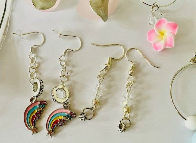 Ciondoli: Schmuck S et neu 6Stück Ohrringe – Nuovo (secondo la descrizione) da Au ZH venduto da Jaggy4 4