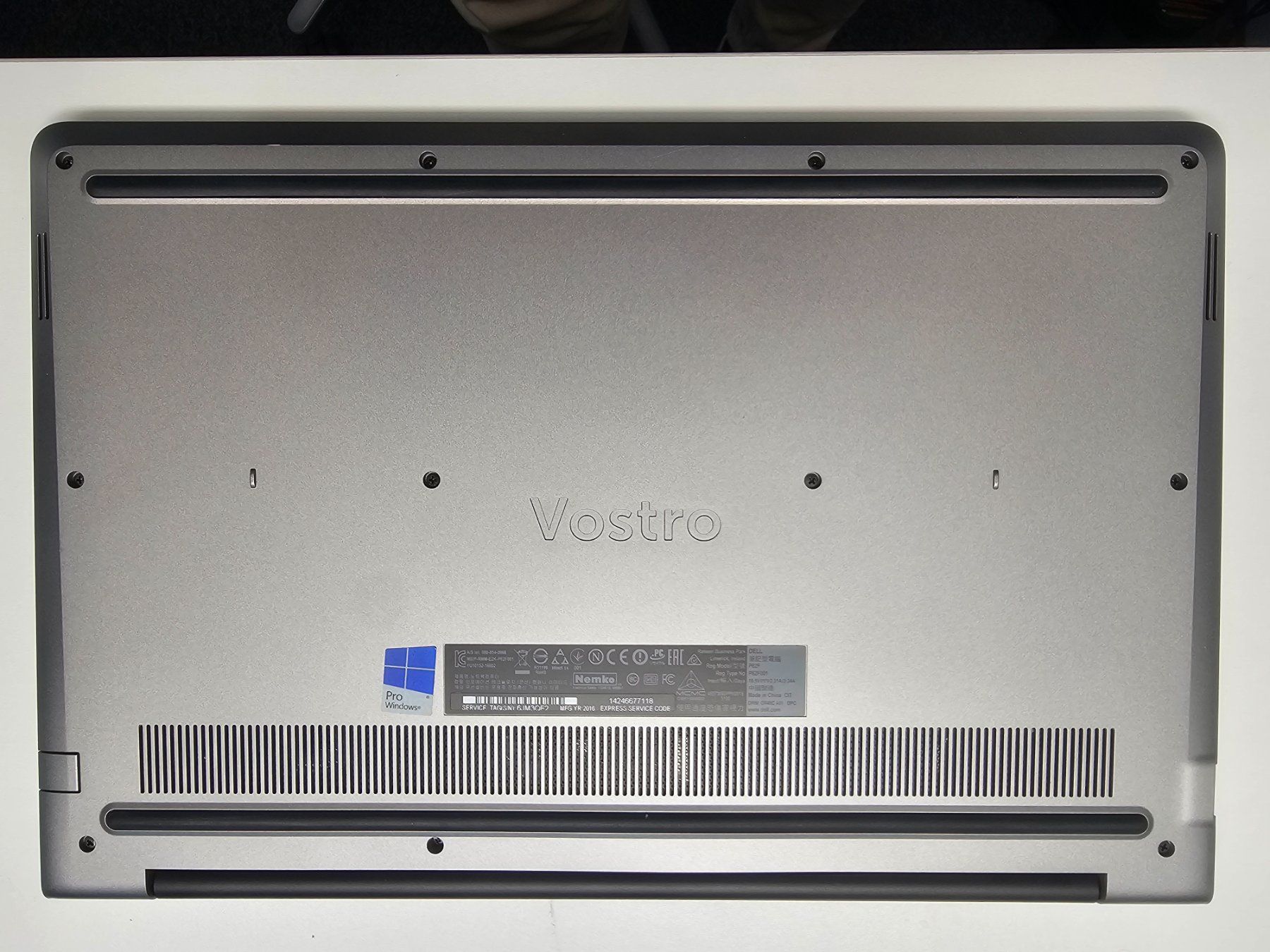 Dell Notebooks: Dell Vestro – Gebraucht aus Payerne von ton_xsh2 3