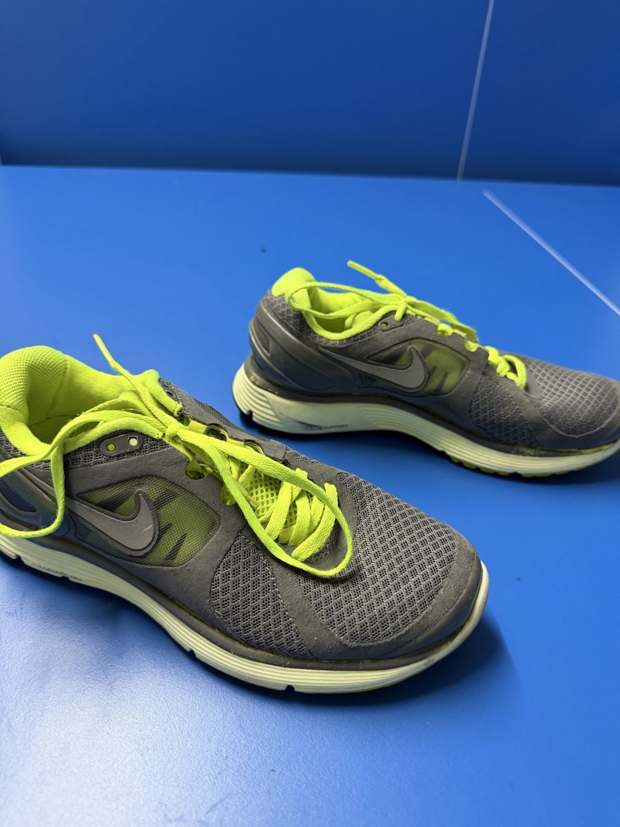 Nike Scarpe da uomo: Nike Running Shoes - Size:36 Good Condition! – Usato da Herrliberg venduto da Tubalp 1