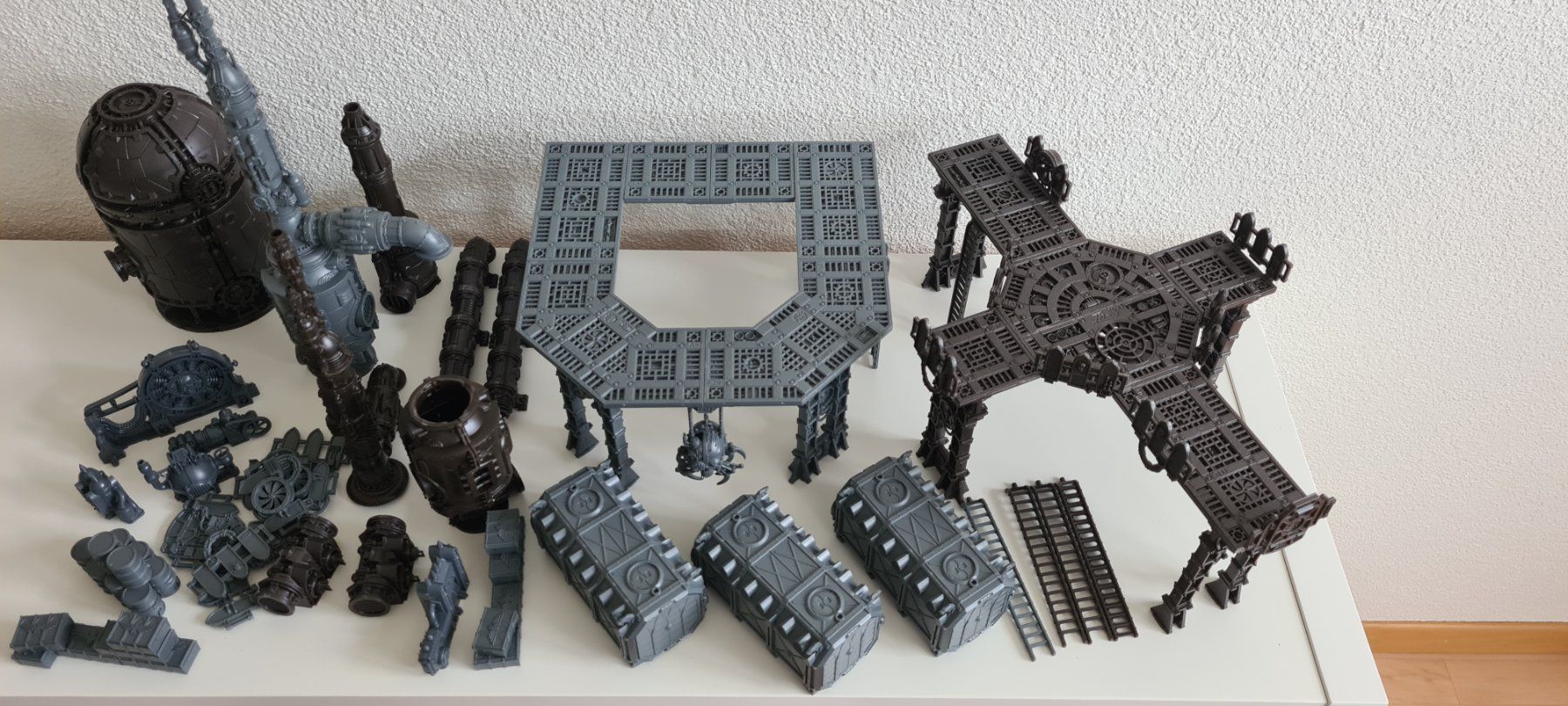 Modellbausätze & Standmodelle: Warhammer 40k Gelände – Gebraucht aus Teufen AR von absolem01