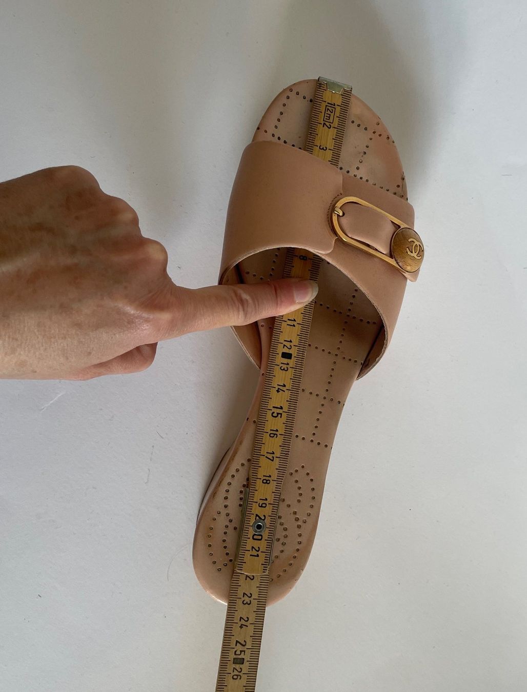 Chanel Scarpe da donna: CHANEL Holz Plateau Pantolette, Gr.36 – Usato da Zürich venduto da Caro55 9