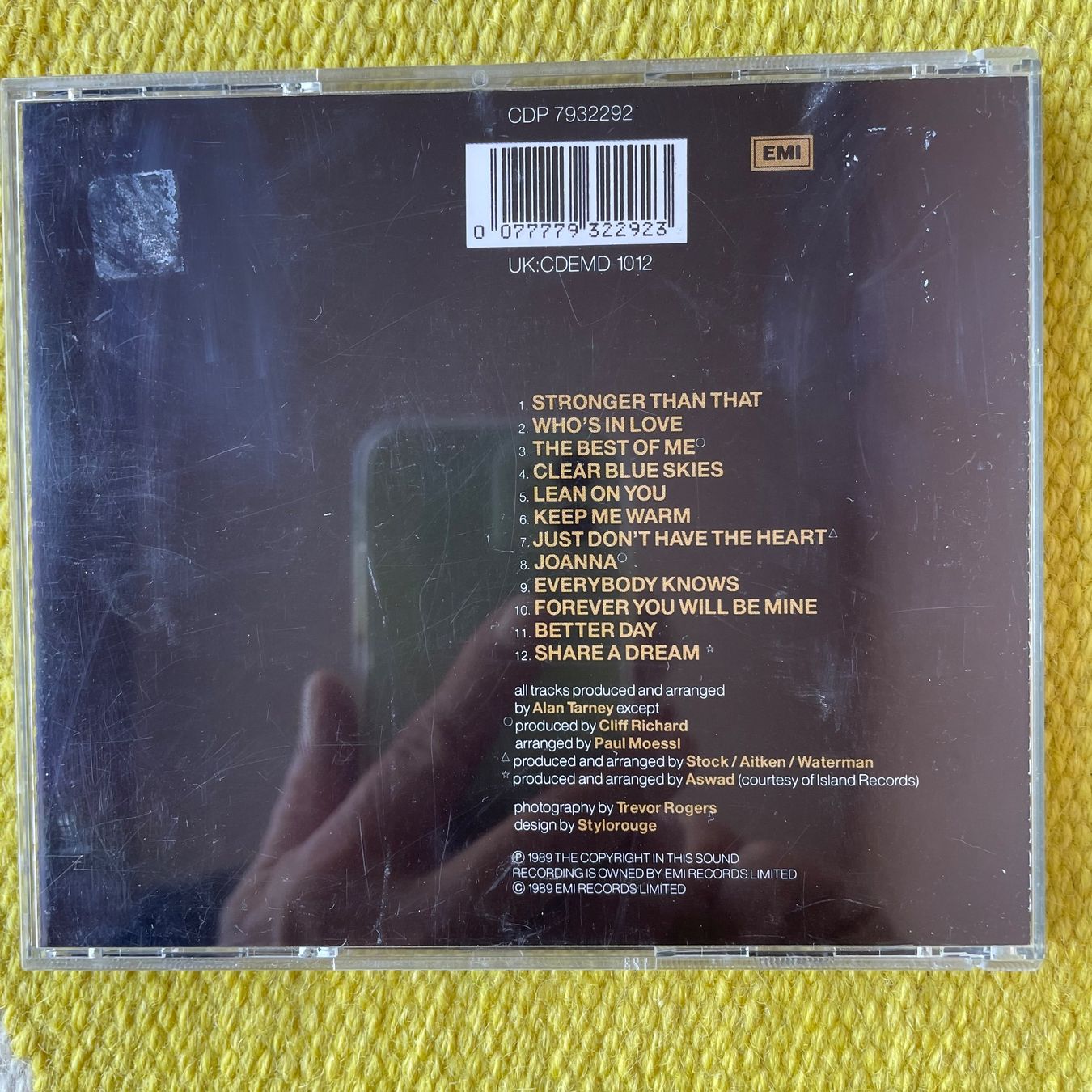 CD: CLIFF RICHARD-STRONGER – Usato da Rorschacherberg venduto da CD-Roli 1