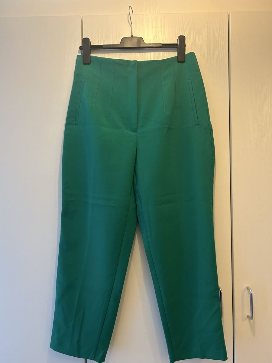 Zara Pantaloni: Pantalon Zara vert taille XL – Nuovo (secondo la descrizione) da Villars-sur-Glâne venduto da ale_7h26