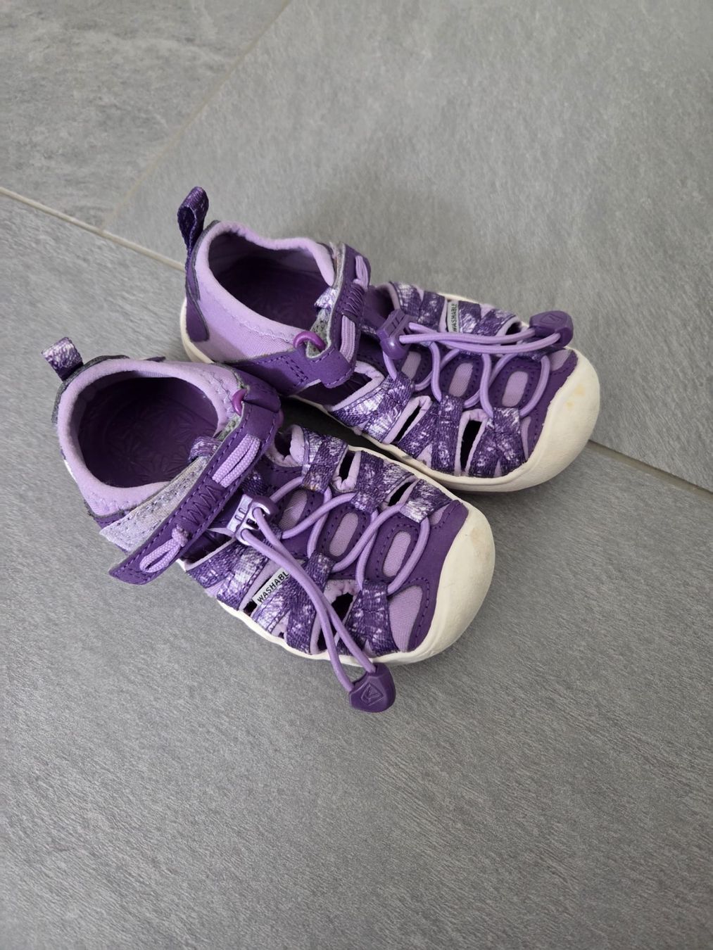 Scarpe per ragazze: Badesandalen – Usato da Lommiswil venduto da Blusti