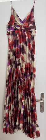 Sommerkleid - Elegant und Luftig