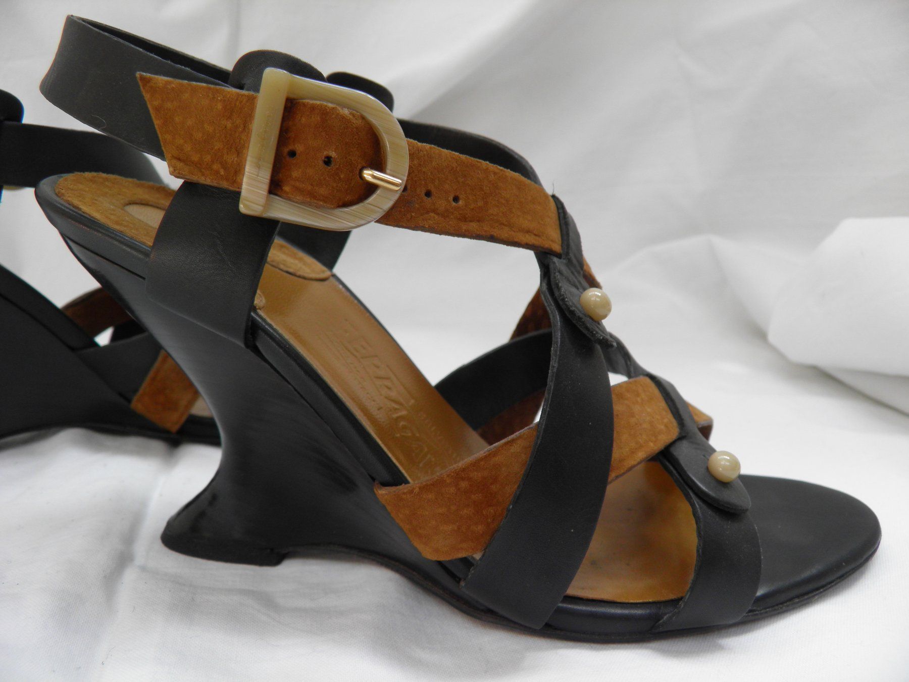 Salvatore Ferragamo Damenschuhe: Sandalen FERRAGAMO, Gr. 38, schwarz-hellbraun – Gebraucht aus Rüti ZH von corvus-corvus 3