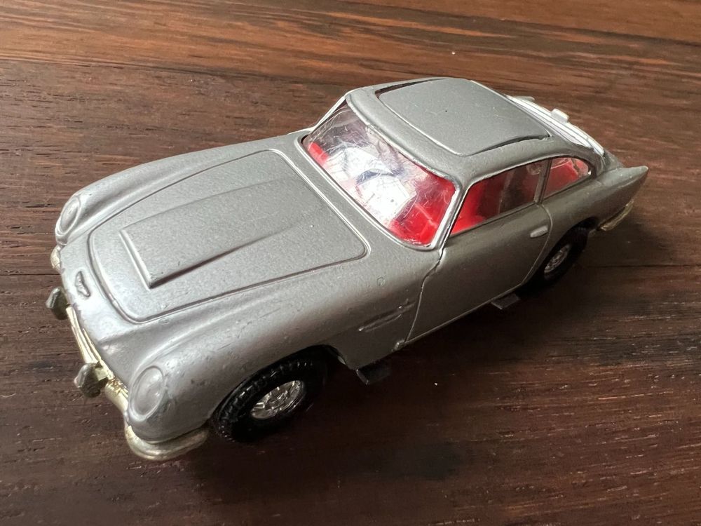 James Bond Aston Martin-Corgi toys-jouet de collection-en boîte-rétro