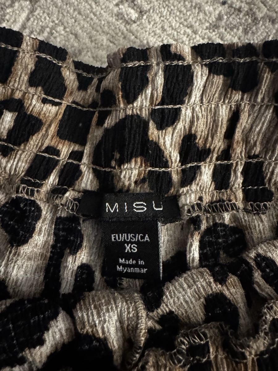 Pantaloni: Shorts Leo Print – Usato da Schaan venduto da kri_tsw8 1